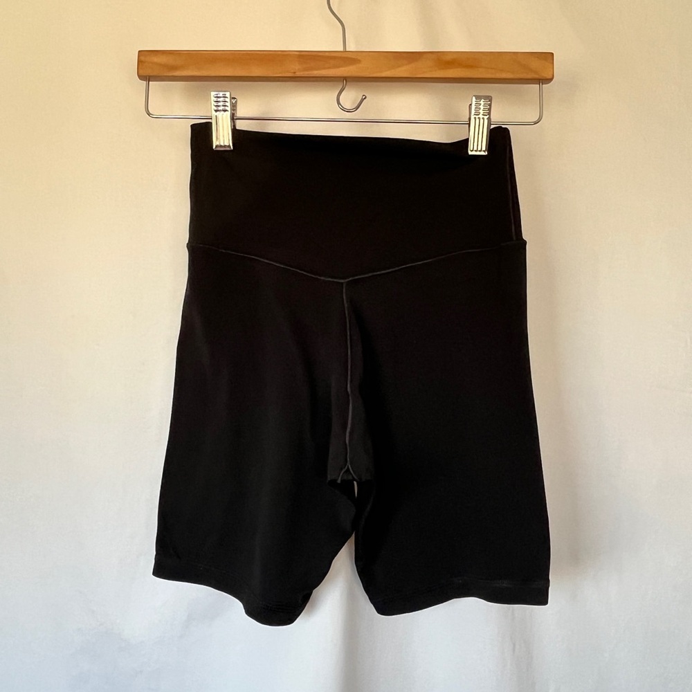 Offline by Aerie Black Real Me Crossover high waisted 7” Bike/Athletic Shorts.